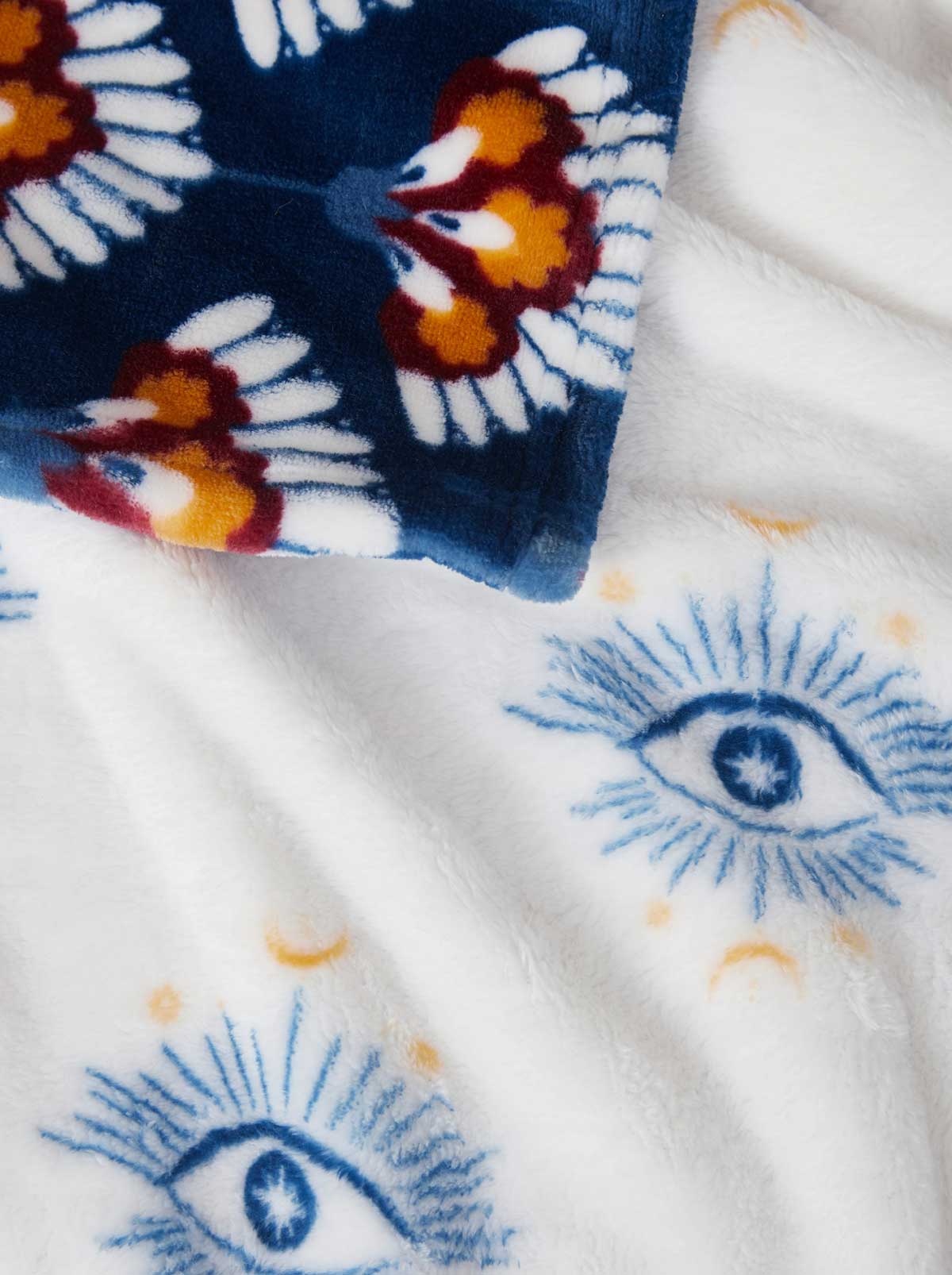 Celeste Plush Throw Plush in White & Navy - Image 3