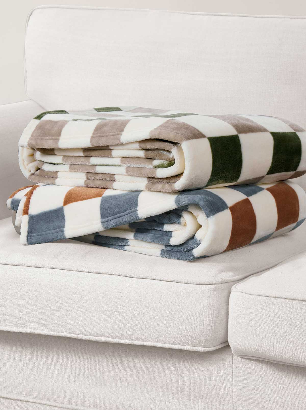 Emery Checkerboard Plush Throw in Olive & Grey - Image 4
