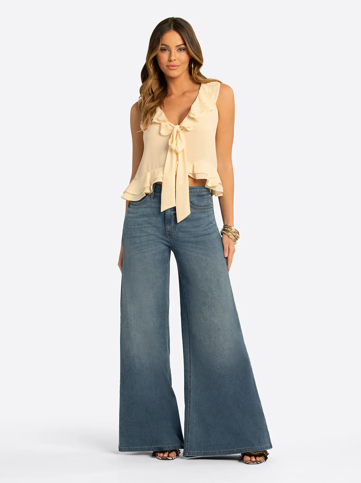 JS Jessica Simpson Claremont Super Wide Leg Jean in Seashell - Image 4